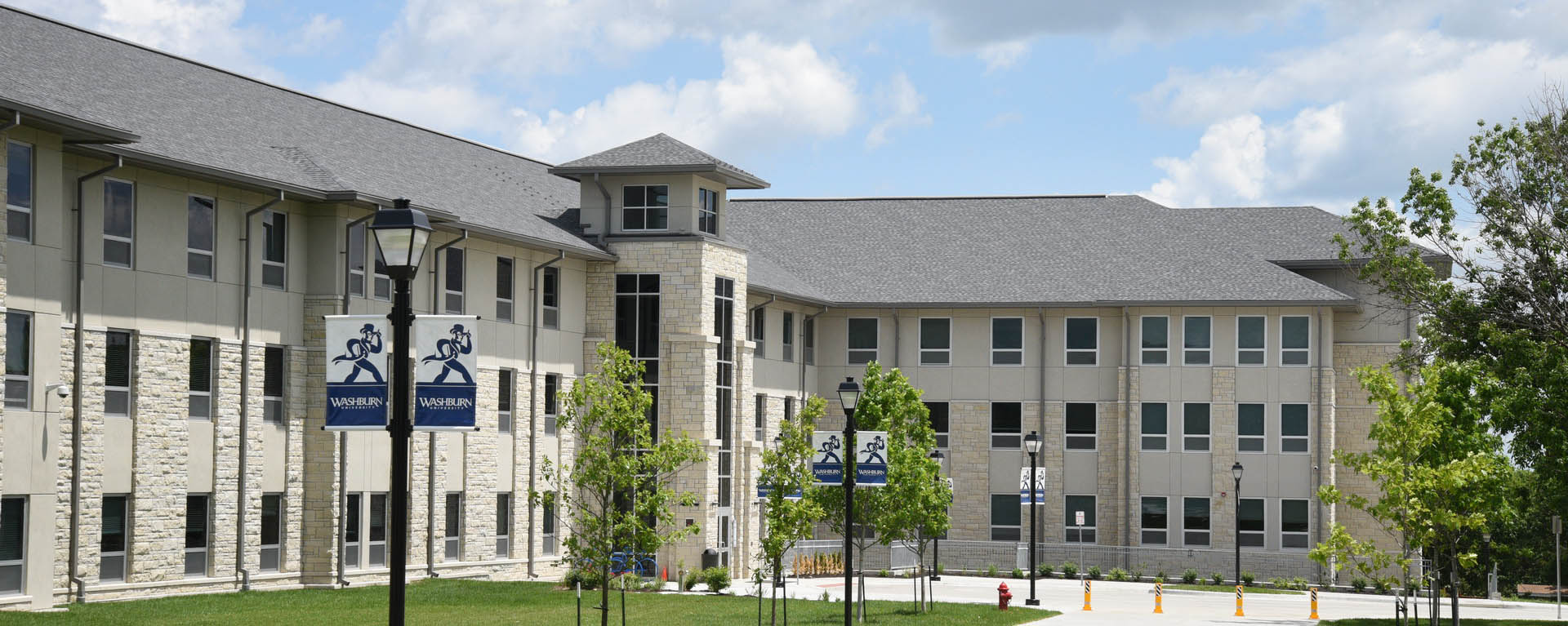 Lincoln Hall, one of Washburn's dorm options.